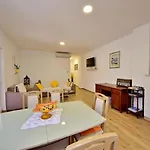 Villa Granny Nevenka Near Makarska